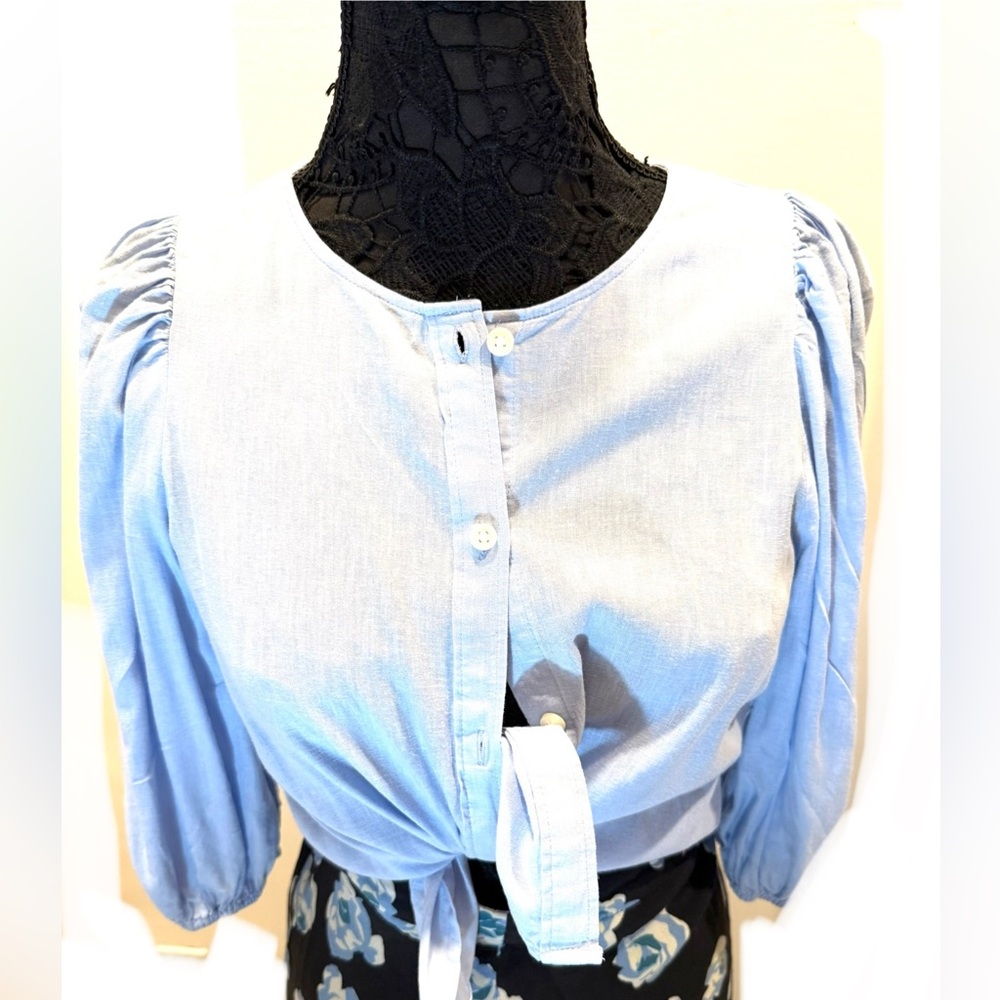 EUC Light Blue puff sleeve button down linen/cotton blend blouse